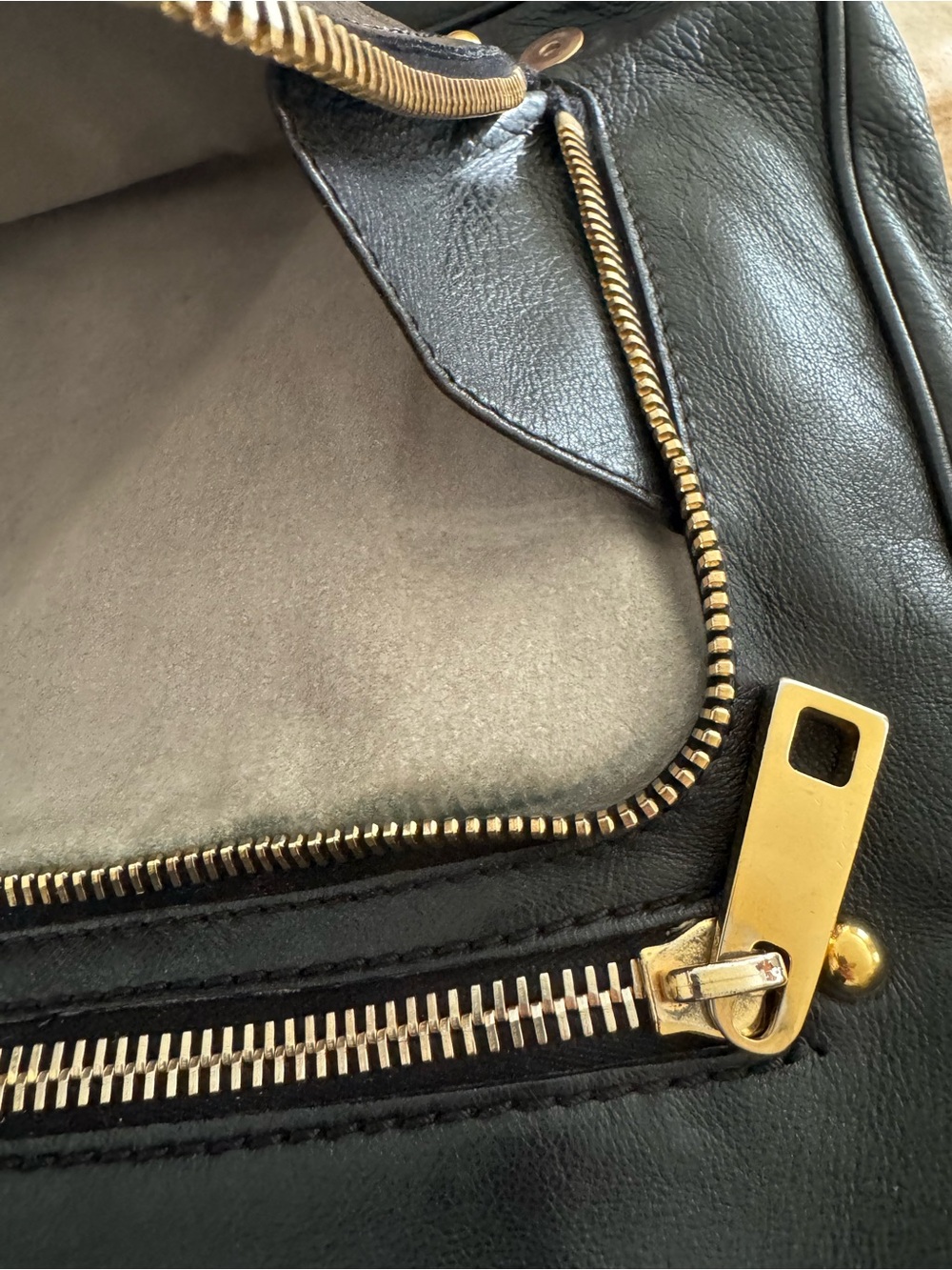 Good used condition black Marc Jacobs bag - Picture 11 of 11